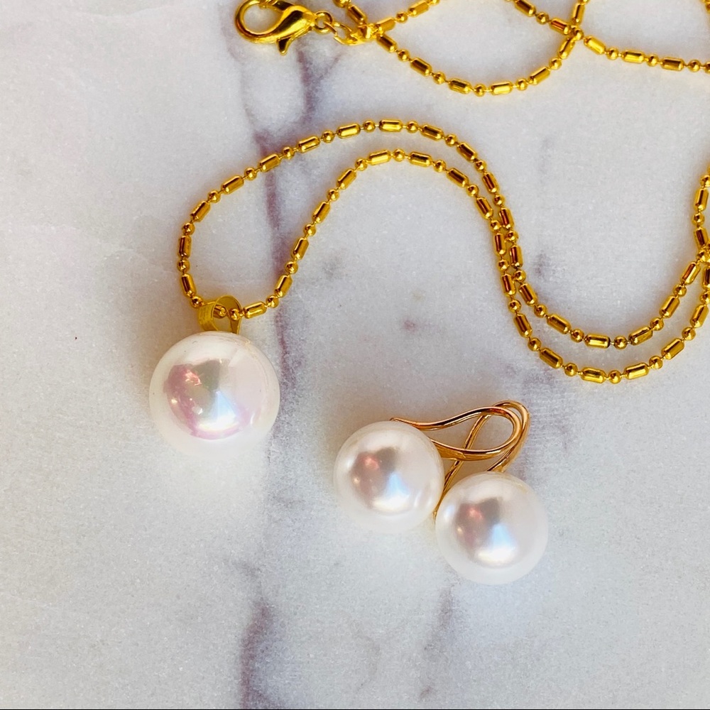 White Pearl Necklace Earrings Gold Jewelry Set